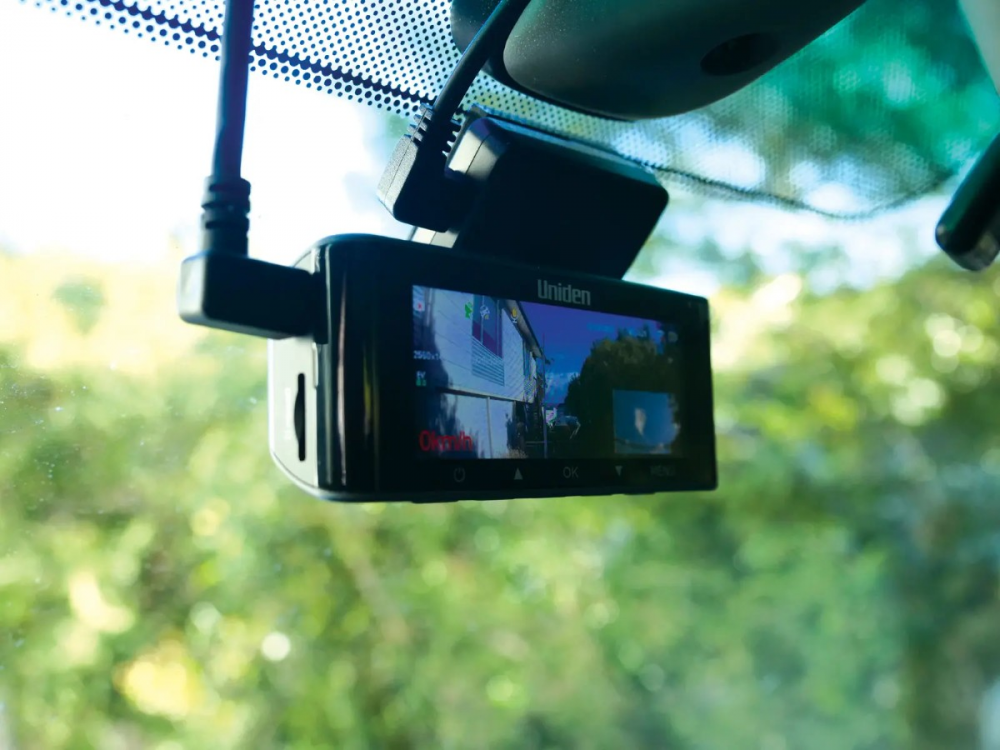 Gear Review: Uniden IGO CAM 75 Dash Camera